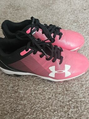 Under Armour Kids Pink and Black Baseball Cleats